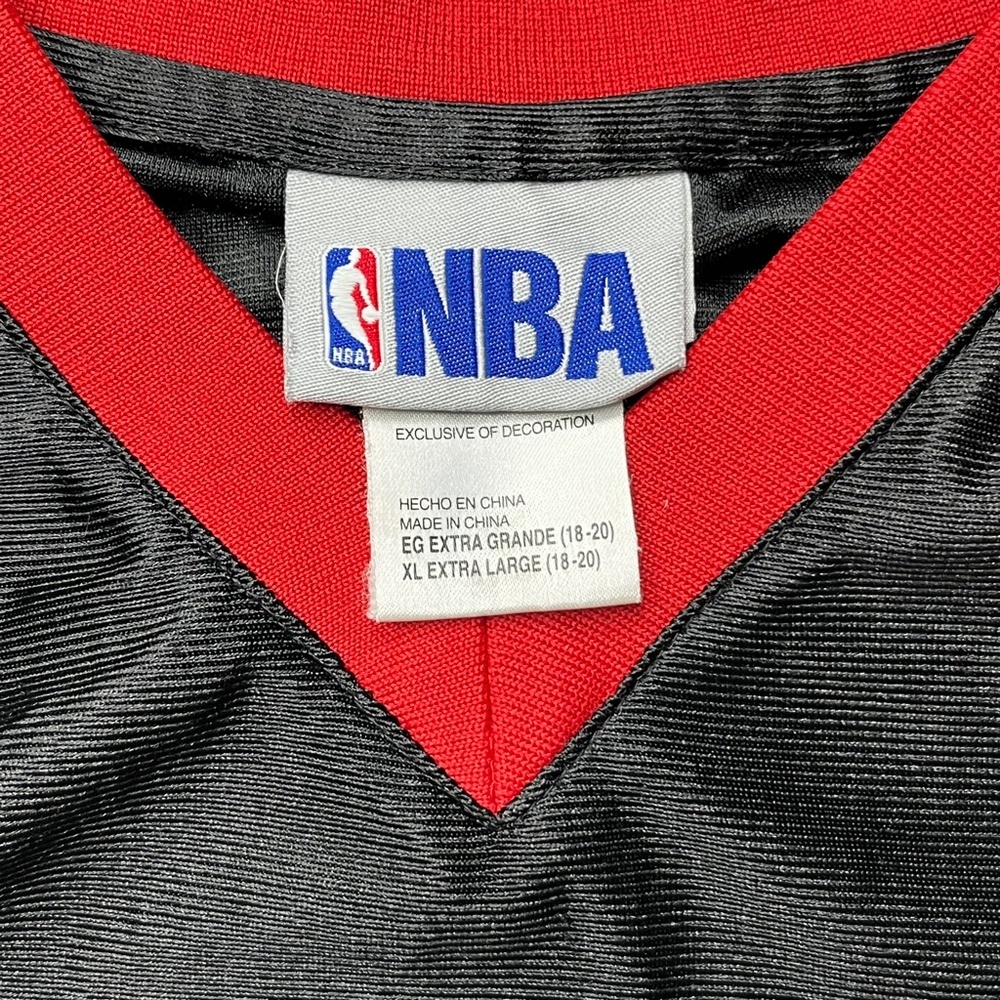 NBA Youth Dwayne Wade Miami Heat Jersey Black Vintage Size XL - Picture 5 of 9